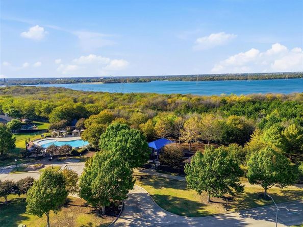 6796  Lakefront Drive , Grand Prairie Texas 75054