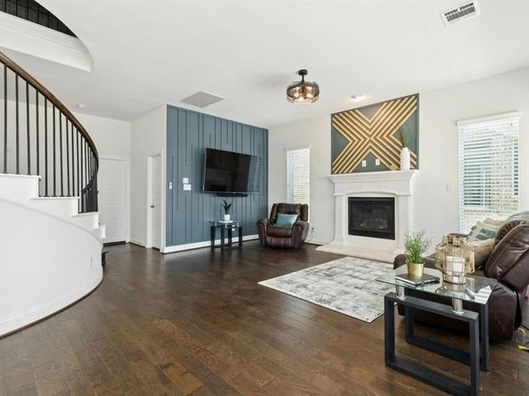 716  Nathanael Greene Court , Aubrey Texas 76227