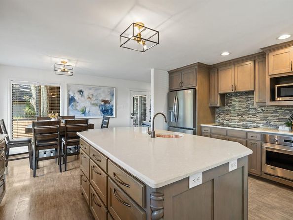 26  Lakeway Drive , Heath Texas 75032