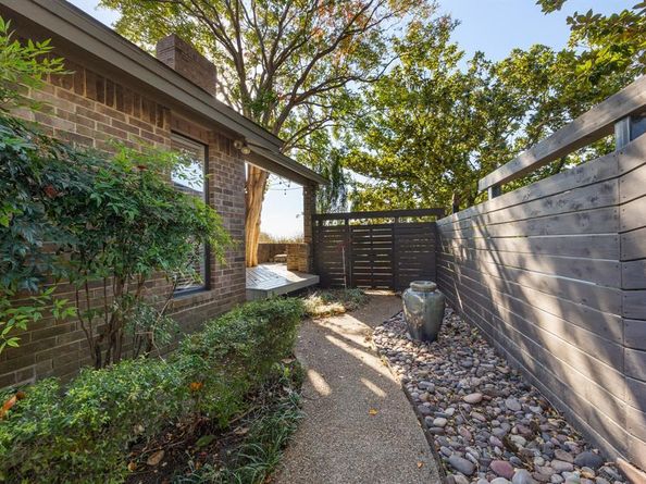 26  Lakeway Drive , Heath Texas 75032