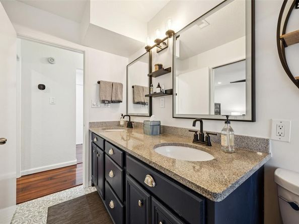 1711  Acorn Drive , Euless Texas 76039