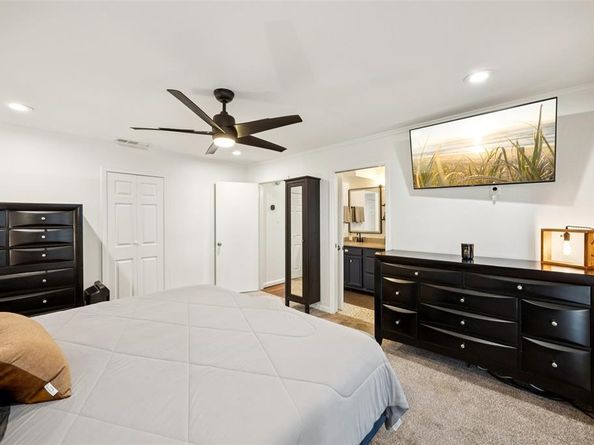 1711  Acorn Drive , Euless Texas 76039