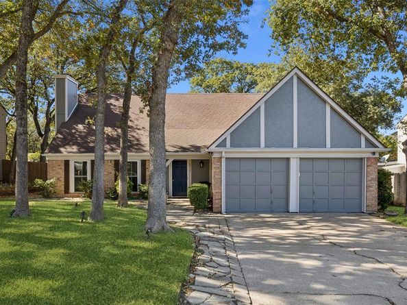 1711  Acorn Drive , Euless Texas 76039