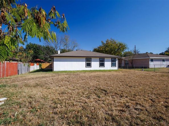 2135  Vine Lane , Dallas Texas 75217