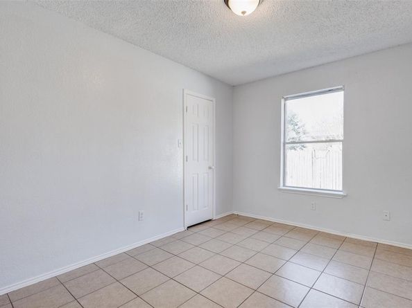 2135  Vine Lane , Dallas Texas 75217