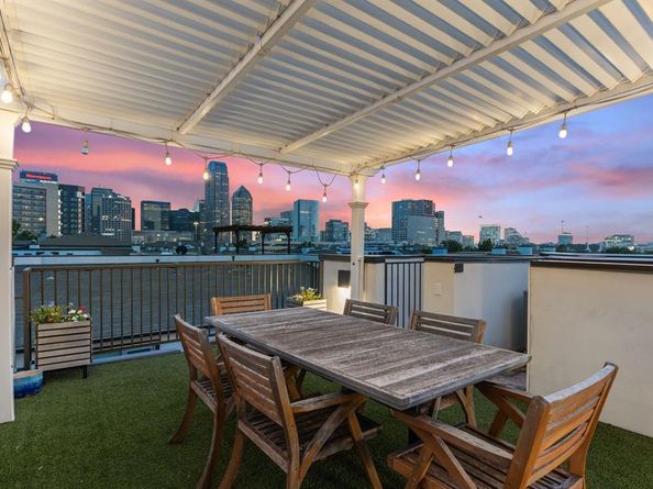 743  Cannen John Lane , Dallas Texas 75204