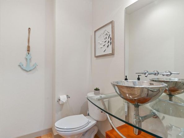 743  Cannen John Lane , Dallas Texas 75204