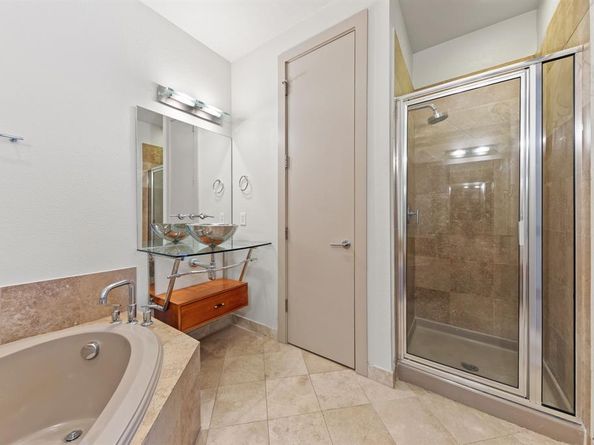 743  Cannen John Lane , Dallas Texas 75204