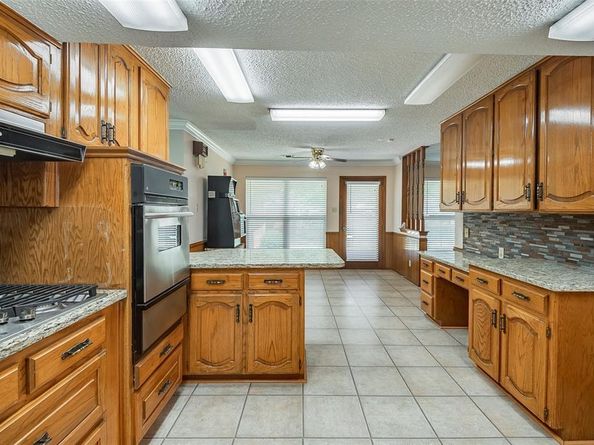 818  Westbrook Drive , Irving Texas 75060