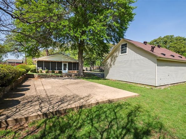 818  Westbrook Drive , Irving Texas 75060