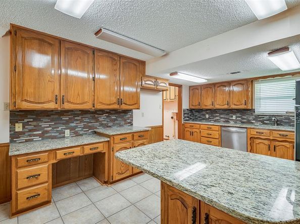 818  Westbrook Drive , Irving Texas 75060