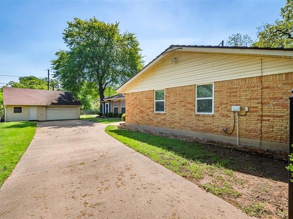 818  Westbrook Drive , Irving Texas 75060