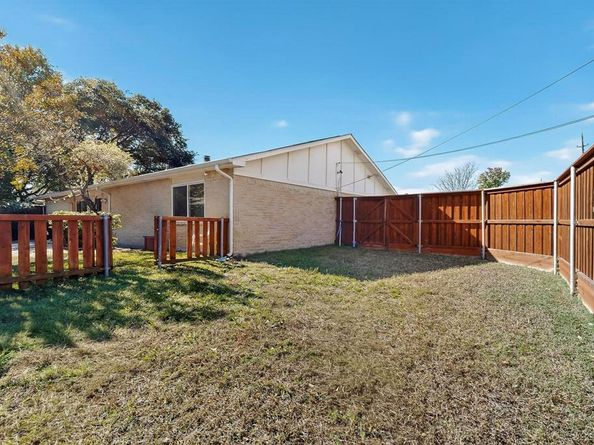 913  Overdowns Drive , Plano Texas 75023