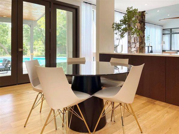 6802  Bert Lane , Dallas Texas 75240