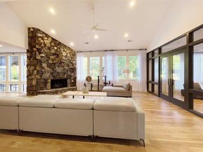 6802  Bert Lane , Dallas Texas 75240