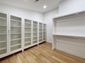 6802  Bert Lane , Dallas Texas 75240