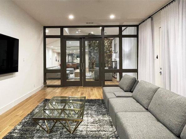 6802  Bert Lane , Dallas Texas 75240