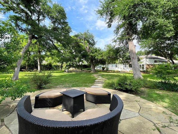 6802  Bert Lane , Dallas Texas 75240