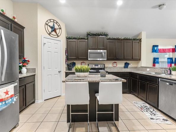 1563  Reynolds Street , Lancaster Texas 75134