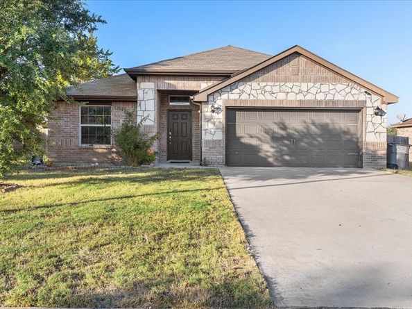 1563  Reynolds Street , Lancaster Texas 75134