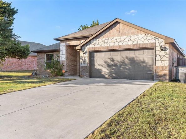 1563  Reynolds Street , Lancaster Texas 75134