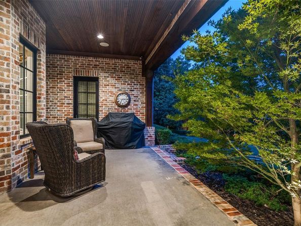 8446  San Benito Way , Dallas Texas 75218