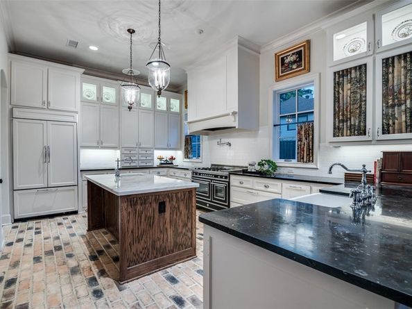 8446  San Benito Way , Dallas Texas 75218