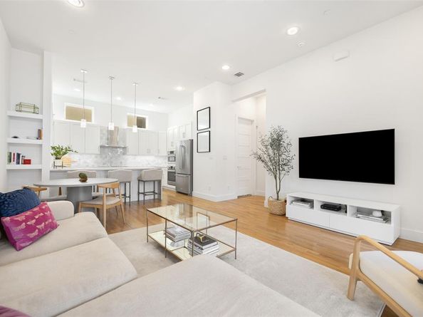 1727  Caddo Street  103, Dallas Texas 75204