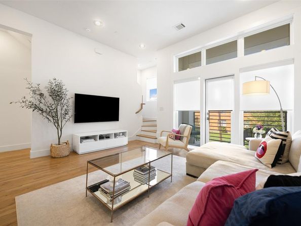 1727  Caddo Street  103, Dallas Texas 75204