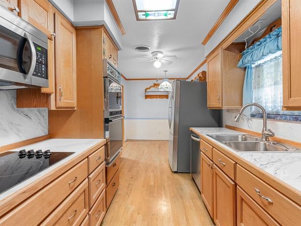 1501  Bardfield Avenue , Garland Texas 75041