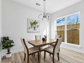 3510  Navaro Street , Dallas Texas 75212