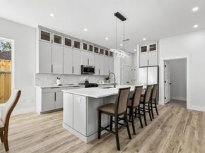 3510  Navaro Street , Dallas Texas 75212