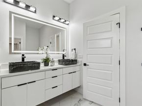 3510  Navaro Street , Dallas Texas 75212