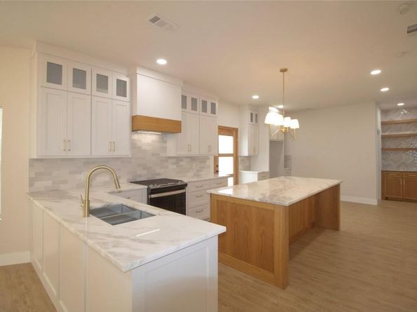 608 S Brighton Avenue , Dallas Texas 75208