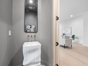 1514  Holly Avenue , Dallas Texas 75204