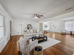 1015  Rocky Canyon Road , Arlington Texas 76012