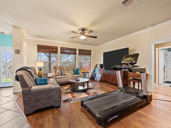 4008  Falcon Ridge Drive , Haltom City Texas 76137