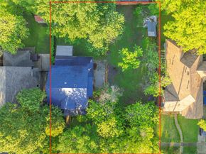 824  Elsbeth Street , Dallas Texas 75208