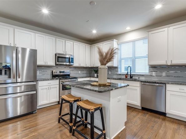 1320  Palm Springs Lane , Dallas Texas 75204