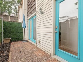 2710  Douglas Avenue  114, Dallas Texas 75219