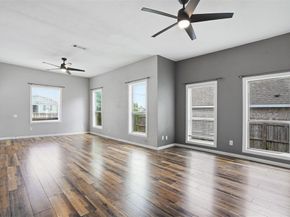 1329  New York Avenue , Fort Worth Texas 76104