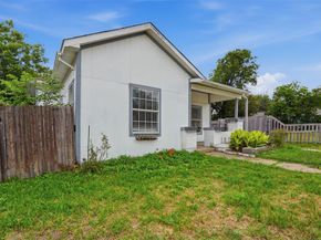 1329  New York Avenue , Fort Worth Texas 76104