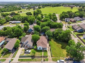 1329  New York Avenue , Fort Worth Texas 76104