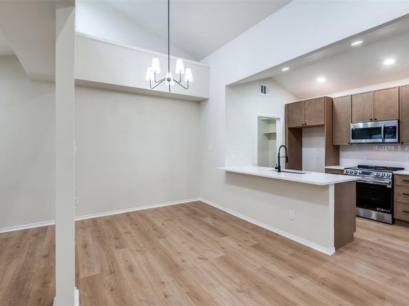 17490  Meandering Way  2202, Dallas Texas 75252