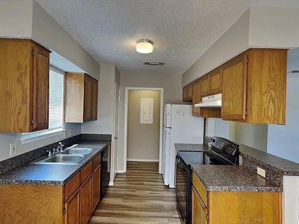 612  Race Street , Crowley Texas 76036