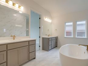 7286  Velvetleaf  , Benbrook Texas 76126