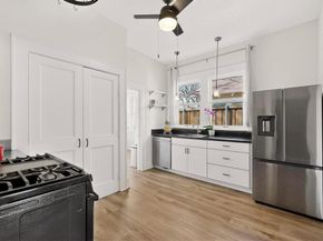 719  Dumont Street , Dallas Texas 75214