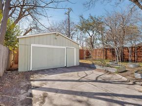 719  Dumont Street , Dallas Texas 75214