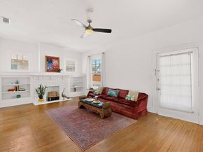 719  Dumont Street , Dallas Texas 75214