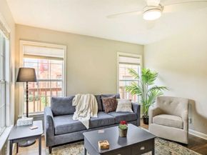 406 N Montreal Avenue , Dallas Texas 75208